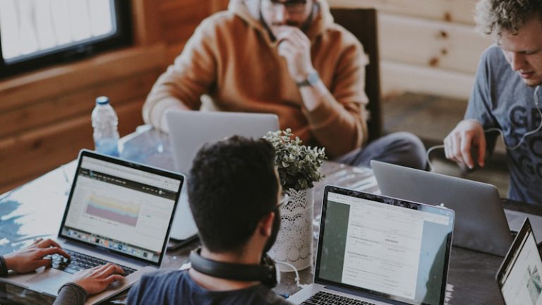 21歳の大学中退3人が$10Bを作った – Mercorの軌跡